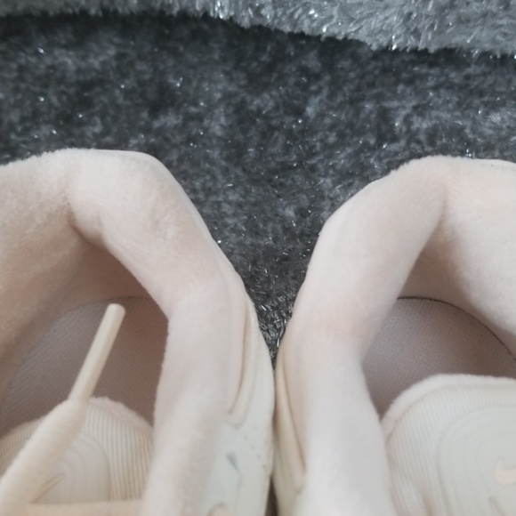 Nike Air Max Deluxe Sneakers - Picture 8 of 8